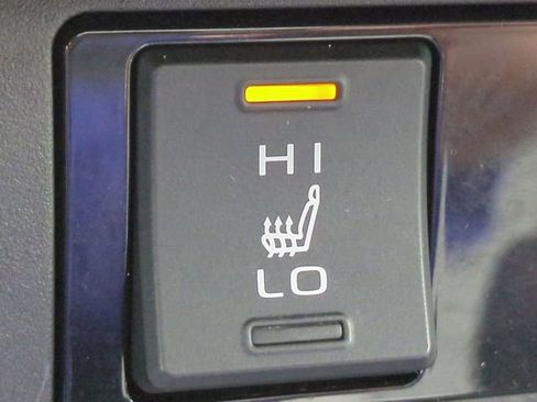 Used 2019 Toyota RAV4 XLE Premium w/ Cold Weather Package FWD image 25