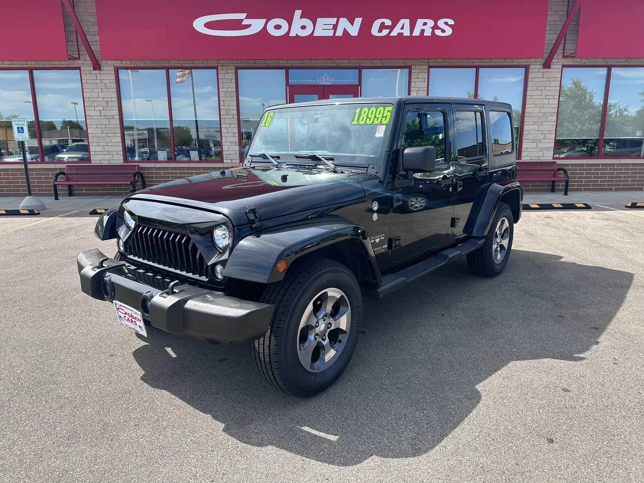 Used 2016 Jeep Wrangler Unlimited Sahara w/ Connectivity Group AWD/4WD image 1