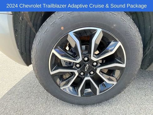 Used 2024 Chevrolet TrailBlazer ACTIV w/ Convenience Package AWD/4WD image 9