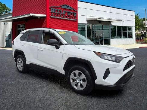 Used 2019 Toyota RAV4 LE image 7