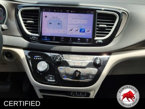 Used 2022 Chrysler Pacifica Touring-L FWD image 23
