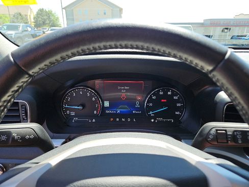 Used 2021 Ford Explorer XLT w/ Equipment Group 202A image 15