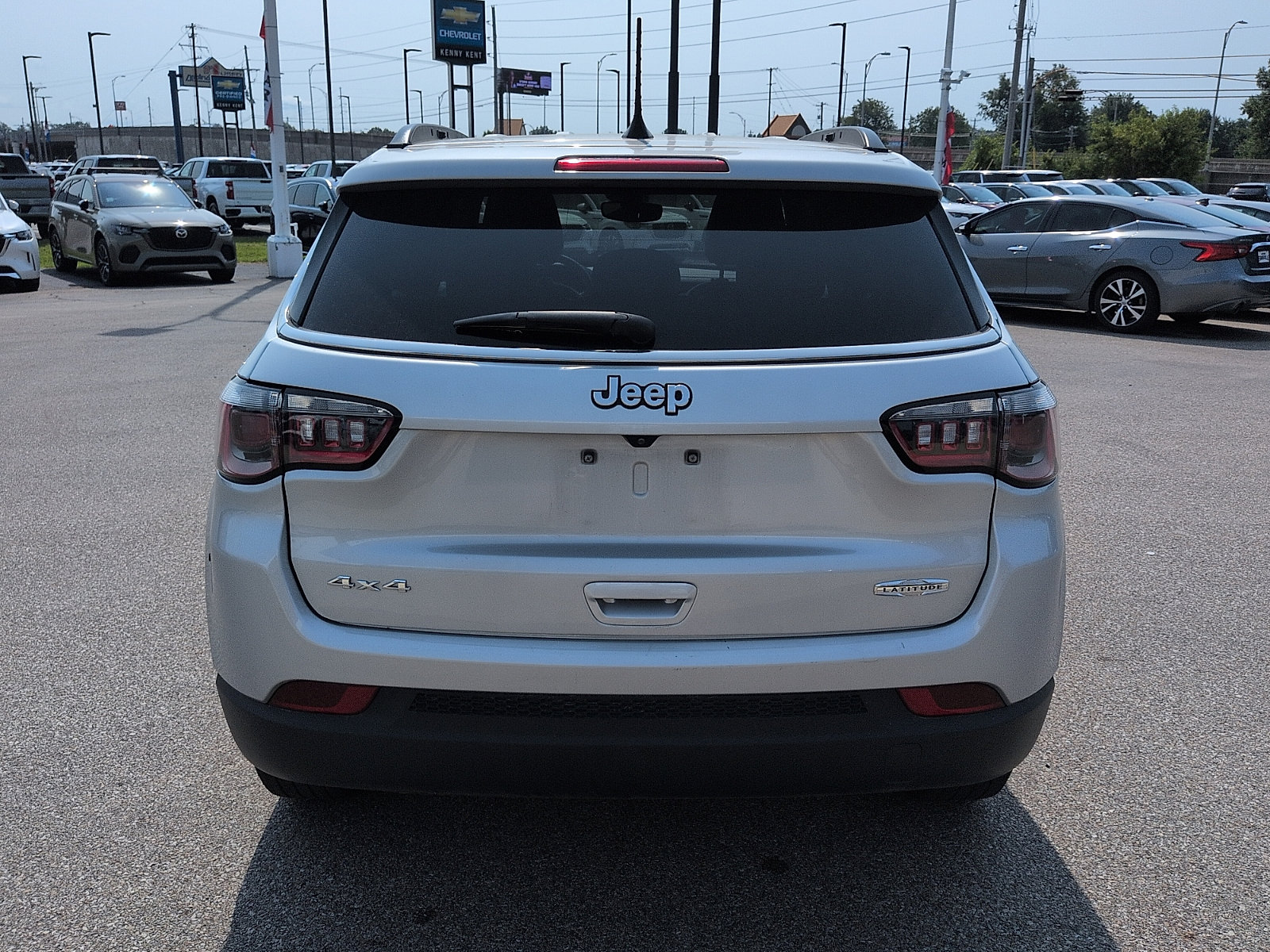 Used 2025 Jeep Compass Latitude AWD/4WD image 6