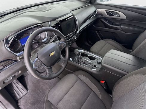 Used 2023 Chevrolet Traverse LT image 10
