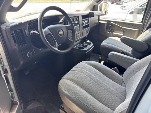Used 2019 Chevrolet Express 3500 LT w/ LT Preferred Equipment Group RWD image 6
