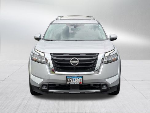 Used 2022 Nissan Pathfinder Platinum w/ Cargo Package AWD/4WD image 2