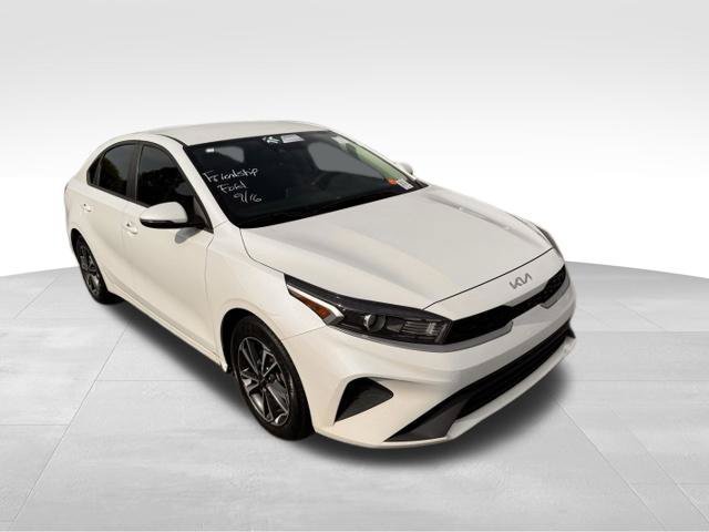 Used 2024 Kia Forte LXS w/ LXS Technology Package FWD image 4
