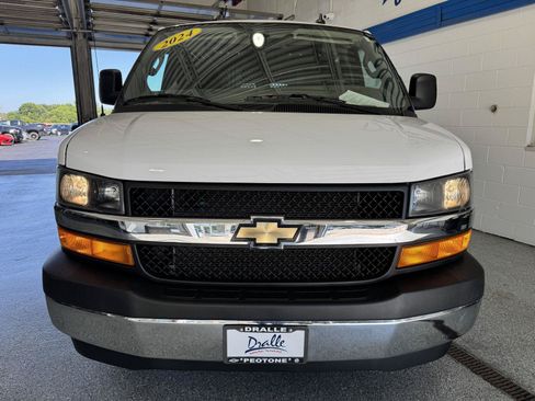 Used 2024 Chevrolet Express 2500 w/ Driver Convenience Package RWD image 3