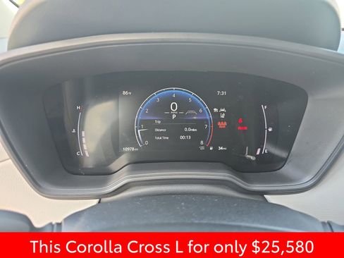 Used 2026 Toyota Corolla Cross L image 24
