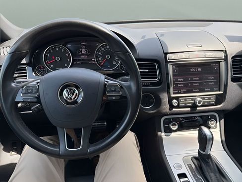 Used 2017 Volkswagen Touareg Wolfsburg Edition AWD/4WD image 11