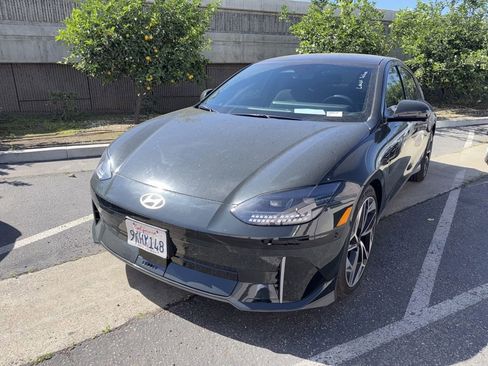 Used 2023 Hyundai Ioniq 6 Limited image 2