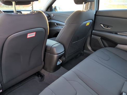 Used 2025 Hyundai Elantra SEL FWD image 12