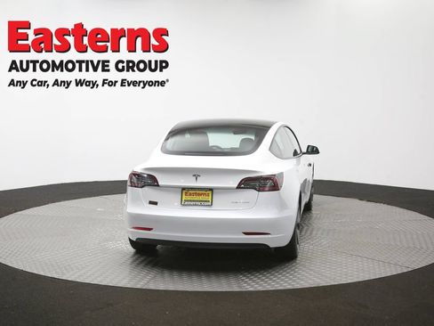 Used 2022 Tesla Model 3 Long Range AWD/4WD image 32