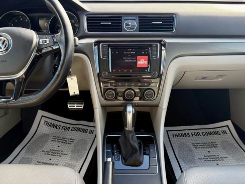 Used 2017 Volkswagen Passat 1.8T R-Line image 25