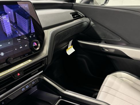 New 2026 Lexus TX 500h AWD image 28