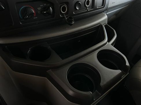 Used 2013 Ford E-450 and Econoline 450 Super Duty w/ PWR Locks & Windows Group image 38