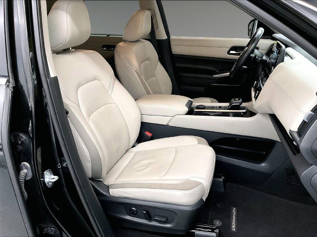 Used 2023 Nissan Pathfinder SL w/ Lighting Package (N92) AWD/4WD image 11