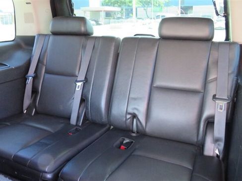 Used 2009 Chevrolet Tahoe LTZ RWD image 17