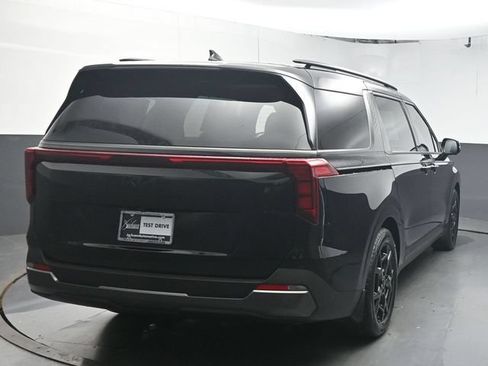 Used 2026 Kia Carnival SX w/ SX Dark Edition Package FWD image 7