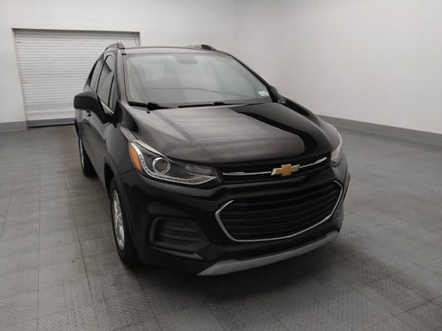 Used 2020 Chevrolet Trax LT w/ LT Convenience Package FWD image 13
