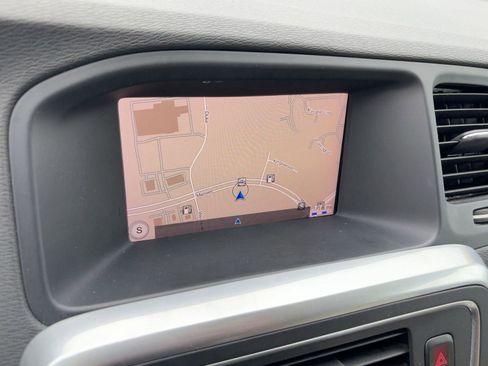 Used 2017 Volvo V60 T5 Premier w/ Convenience Package image 22