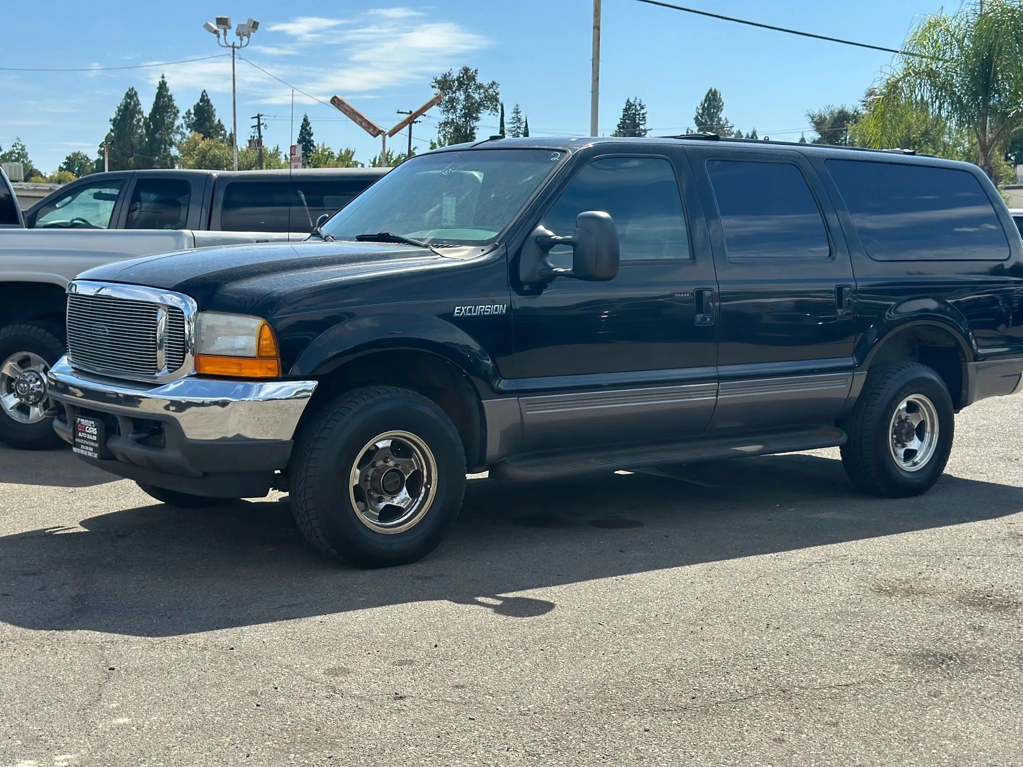Used 2001 Ford Excursion XLT AWD/4WD image 5