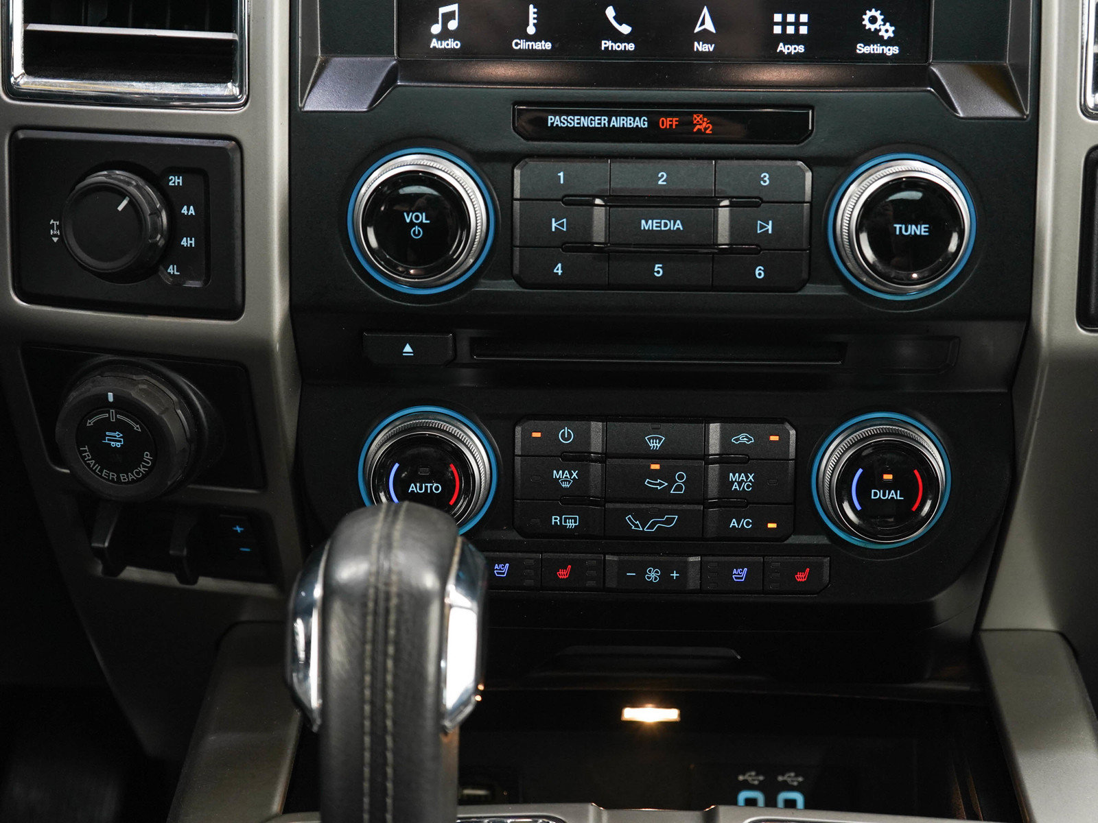 Used 2016 Ford F150 Lariat w/ Equipment Group 502A Luxury AWD/4WD image 20