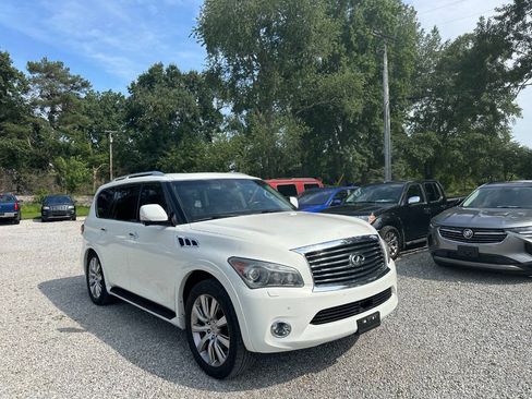Used 2011 INFINITI QX56 4WD w/ Deluxe Touring Pkg image 3