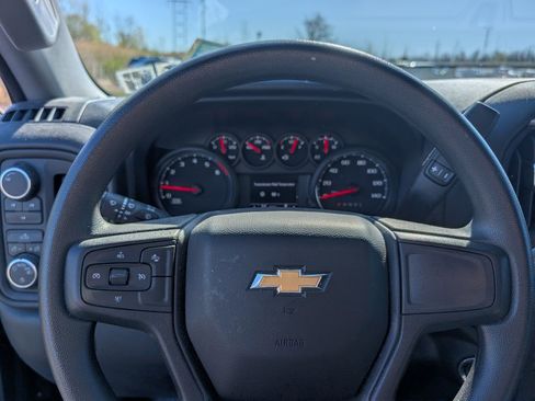 Used 2024 Chevrolet Silverado 2500 Custom AWD/4WD image 12