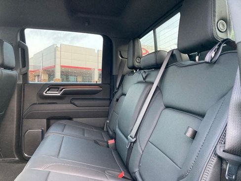 Used 2024 GMC Sierra 2500 Denali w/ Denali Reserve Package AWD/4WD image 11