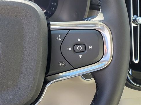 New 2026 Volvo XC40 B5 Ultra w/ Protection Package Premier image 19