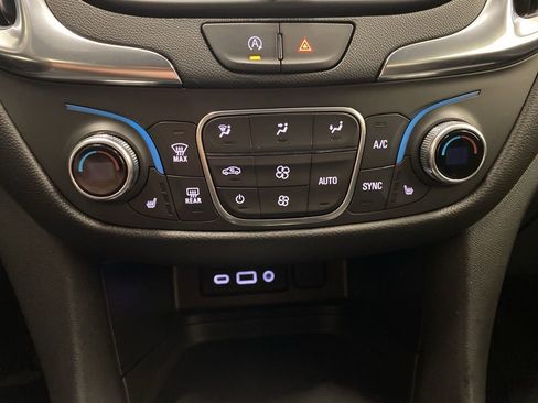 Used 2024 Chevrolet Equinox LT AWD/4WD image 12