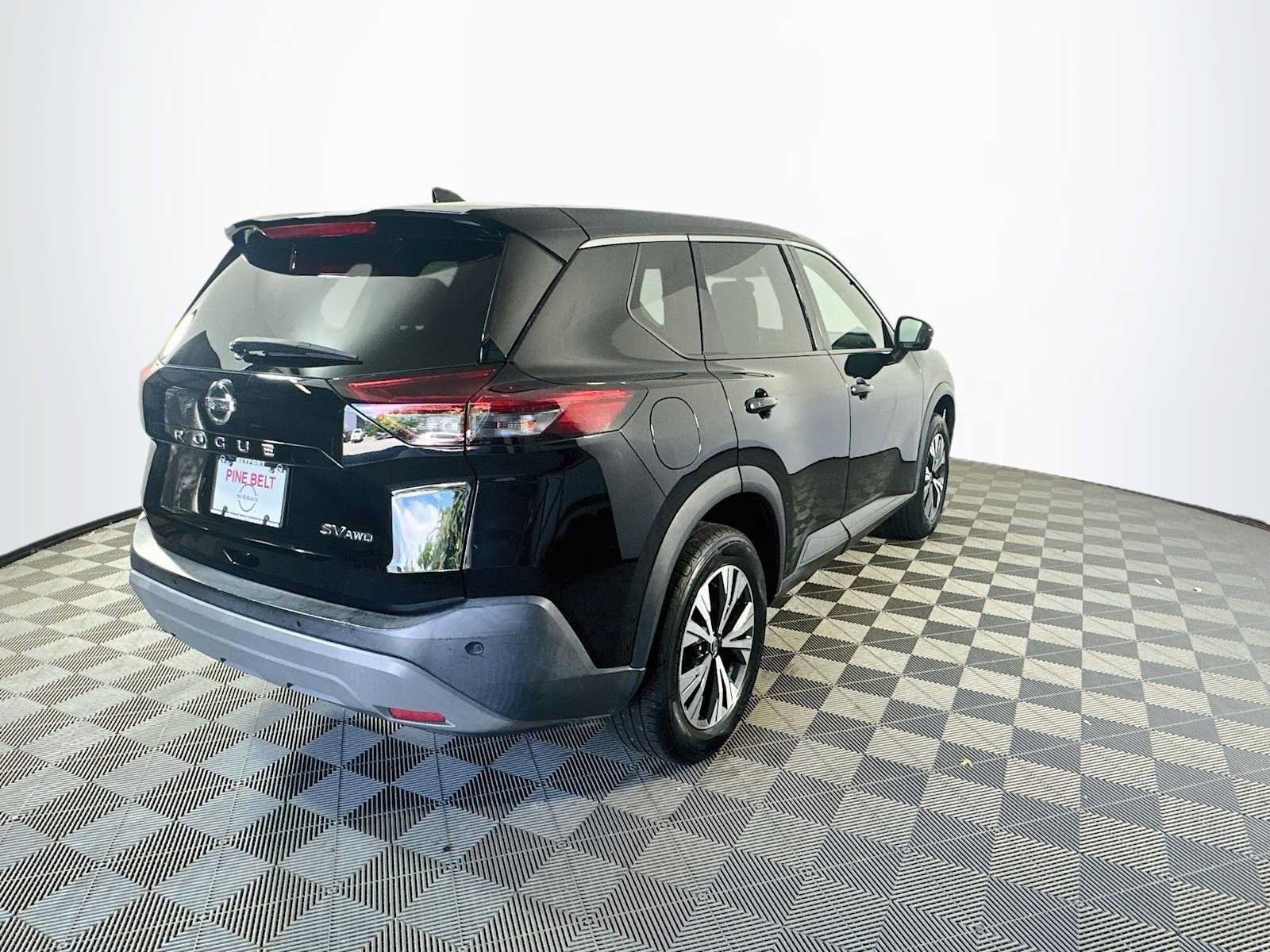 Used 2021 Nissan Rogue SV AWD/4WD image 4