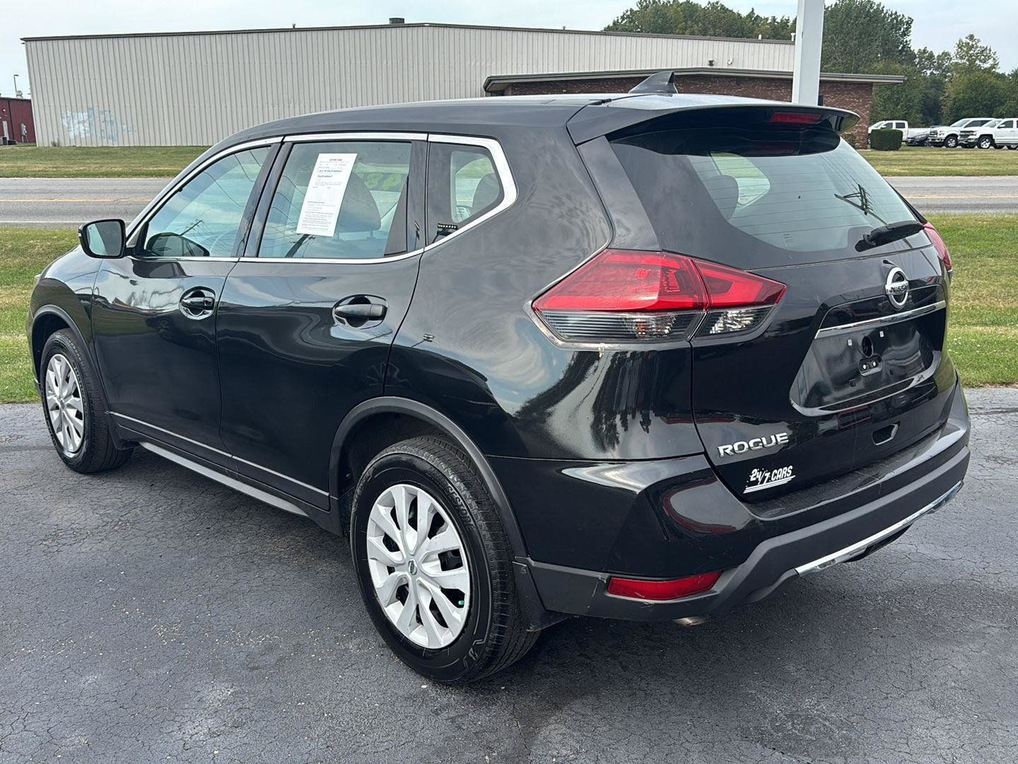 Used 2020 Nissan Rogue S FWD image 7