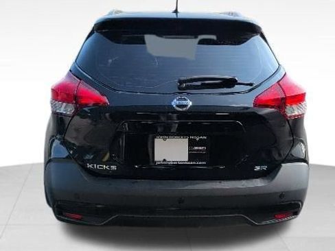 Used 2019 Nissan Kicks SR w/ SR Premium Package FWD image 8