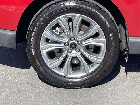 Used 2024 Ford Edge Titanium image 36