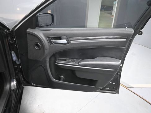 Used 2022 Chrysler 300 Touring w/ Sport Appearance Package RWD image 12