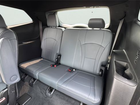 Used 2023 Buick Enclave Premium w/ Experience Buick Package FWD image 23