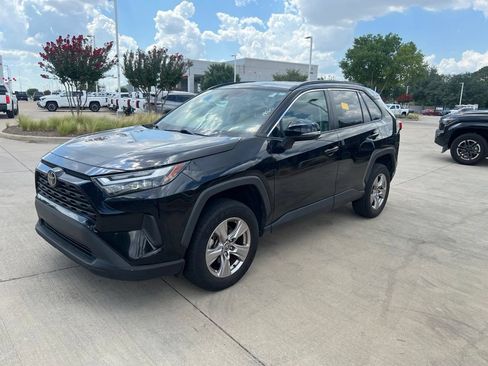 Used 2023 Toyota RAV4 XLE FWD image 1