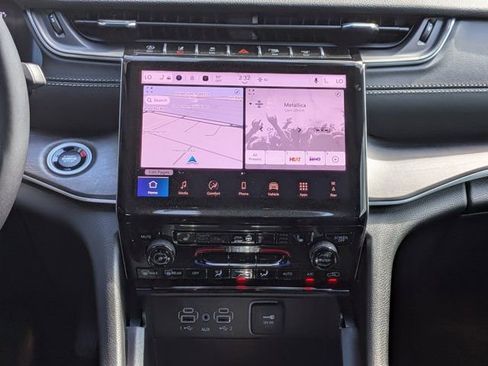 New 2025 Jeep Grand Cherokee Limited w/ Black Appearance Package RWD image 19