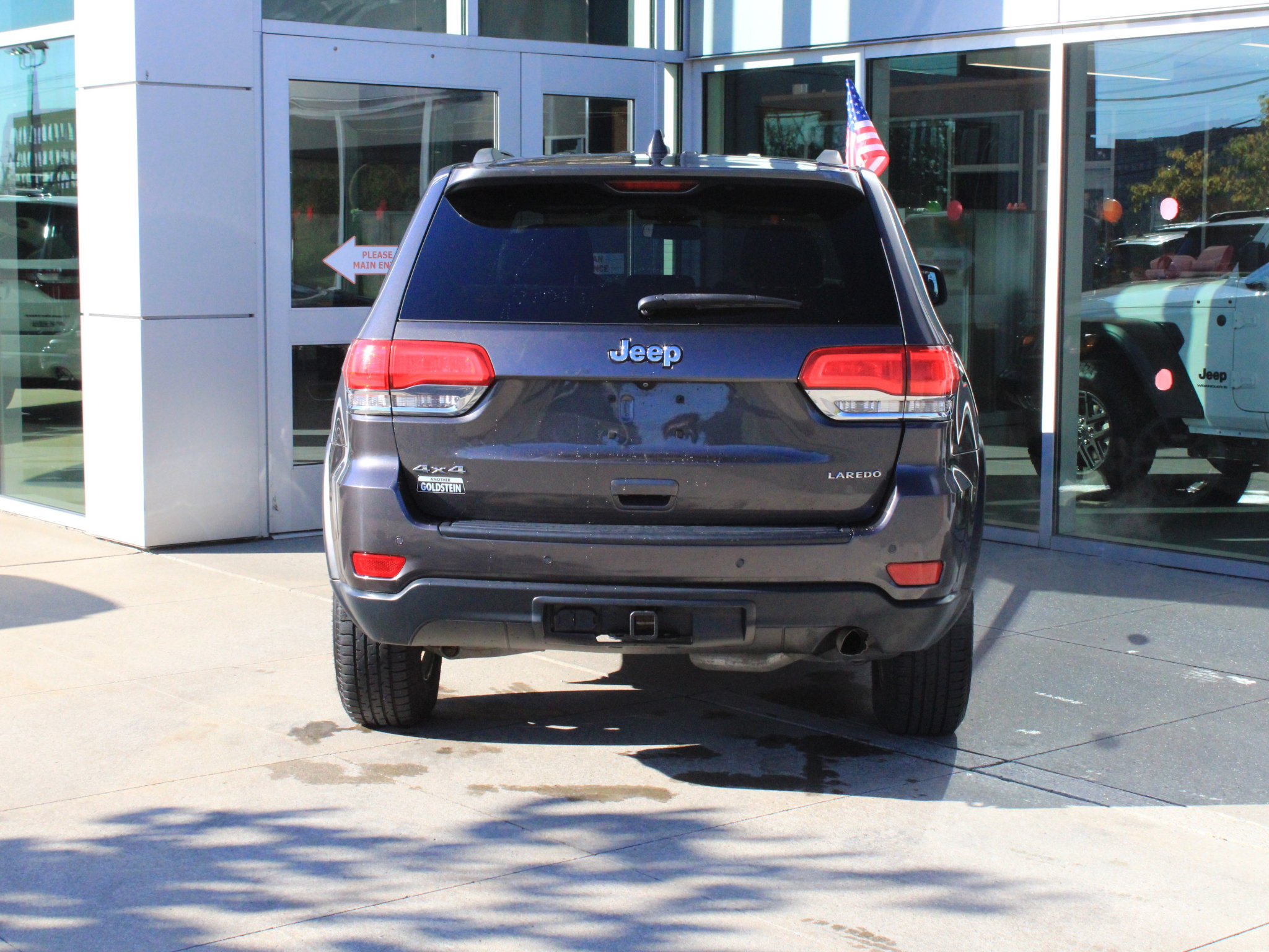 Used 2019 Jeep Grand Cherokee Laredo AWD/4WD image 7