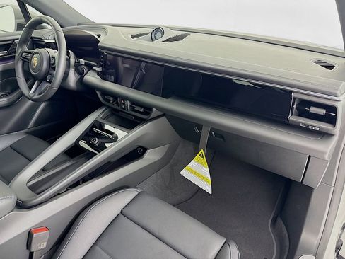 New 2026 Porsche Macan Electric image 32