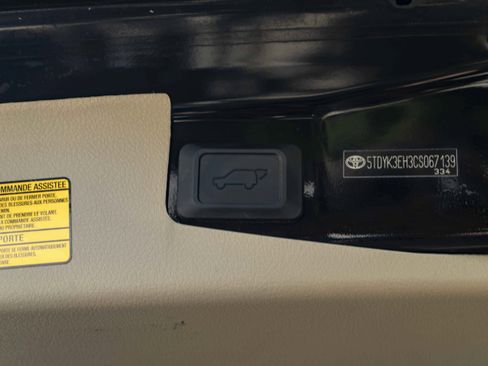 Used 2012 Toyota Highlander Limited FWD image 43