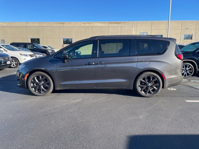 Used 2019 Chrysler Pacifica Touring-L Plus w/ Advanced Safetytec Group FWD image 3