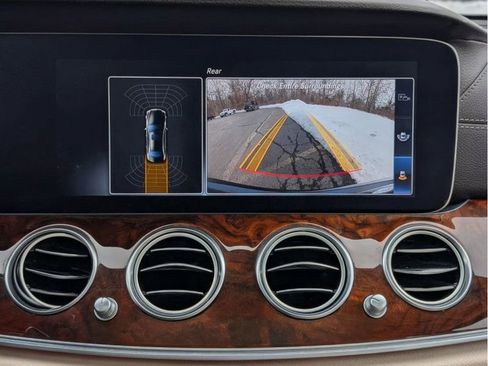 Used 2018 Mercedes-Benz E 300 E300 4MATIC w/ Premium 2 Package image 21