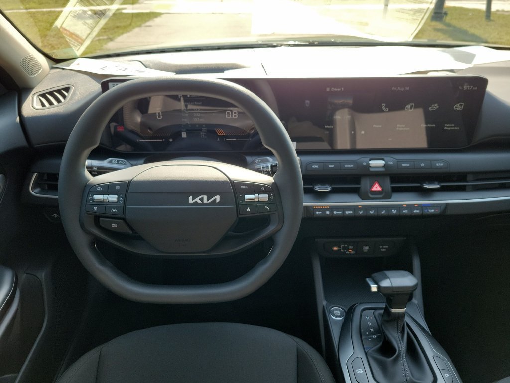 New 2026 Kia K4 FWD image 17