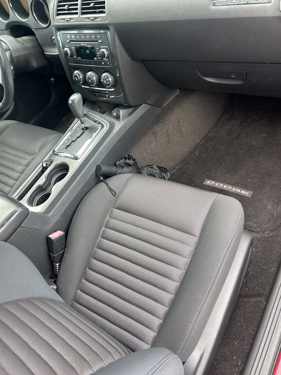 Used 2011 Dodge Challenger RWD image 14