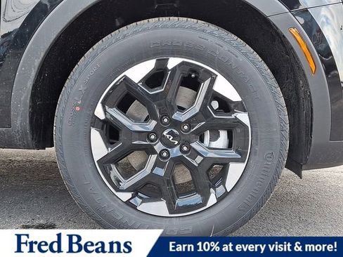 New 2026 Kia Sorento S w/ S Panoramic Sunroof Package image 5