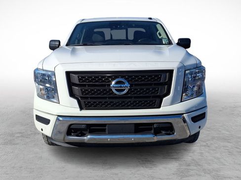Used 2021 Nissan Titan SV w/ SV Convenience Package image 2