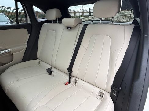 Used 2022 Mercedes-Benz GLA 250 4MATIC image 25